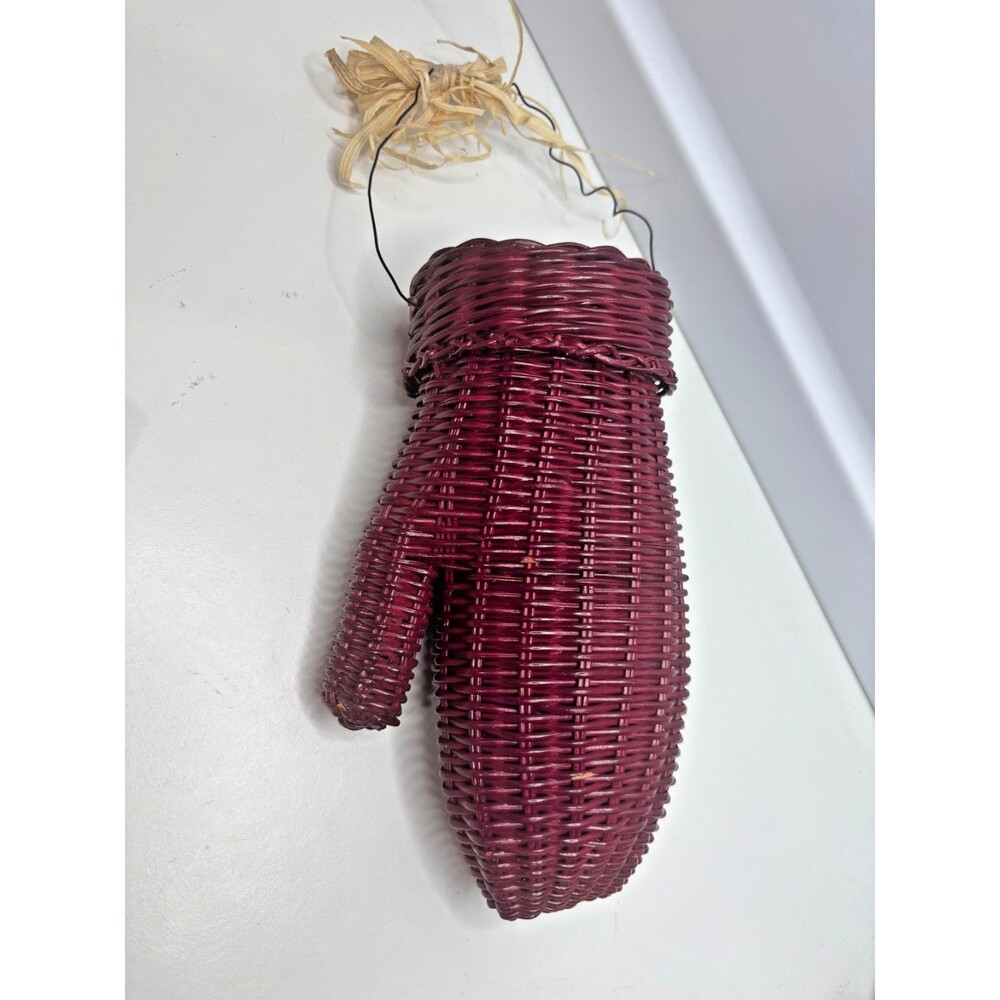vintage Wicker Mitten Basket wall Hanger, Painted Red, 7”x4.5”x2.5”
